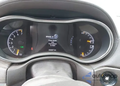 2015 Jeep Grand Cherokee Overland z USA, uszkodzony, nr VIN 1C4RJECG7FC734863